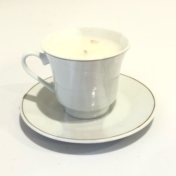 English Teacup & Saucer Candles New - Picture 11 of 15